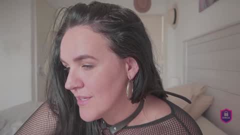 Ivy Swings online show from February 2025 01:33:01 PM