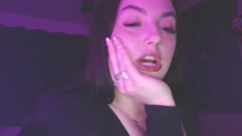 Amiee online show from May 2026 01:22:01 AM