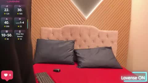 Snapshot of ivyyemerald chatting on February 2026 01:51:01 PM Ivvy Emerald Sweet babe online show from February 2026 01:51:01 PM