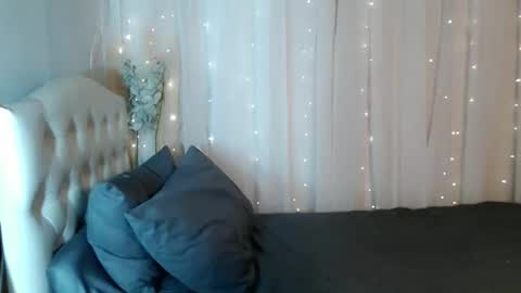 Red online show from October 2025 07:12:02 PM