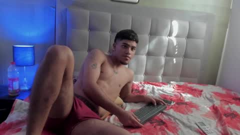 izaack online show from December 2024 02:27:02 PM