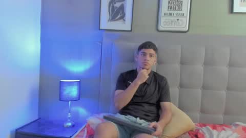 izaack online show from December 2024 06:16:01 PM