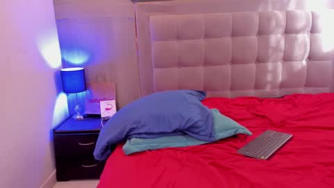 izaack online show from January 2025 01:25:02 PM