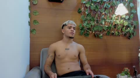 izaack online show from January 2025 03:47:02 AM