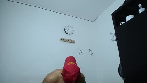 izaack online show from September 2025 09:09:02 AM