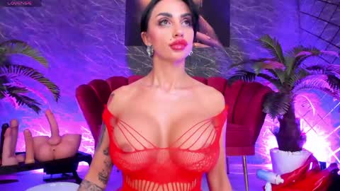 Snapshot of izabelatessa chatting on May 2026 08:03:02 PM izabelatessa online show from May 2026 08:03:02 PM
