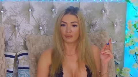 Snapshot of izabellle02 chatting on May 2026 03:13:01 AM Izabella online show from May 2026 03:13:01 AM