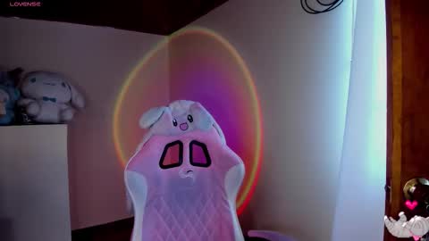 Snapshot of izumi_it0 chatting on February 2026 08:05:02 PM Hi dont forget to follow me on Instagram so you can hear from me when Im not online. online show from February 2026 08:05:02 PM