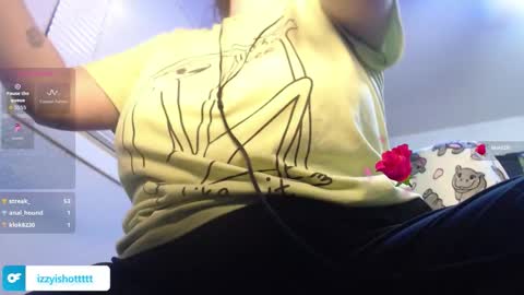 Snapshot of izzyishottttt chatting on February 2026 02:04:02 AM izzyishottttt online show from February 2026 02:04:02 AM