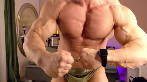 Snapshot of j0nmuscle chatting on February 2026 05:05:02 AM Jon online show from February 2026 05:05:02 AM