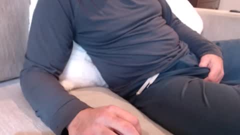 Snapshot of j335129 chatting on November 2025 01:48:01 PM James online show from November 2025 01:48:01 PM