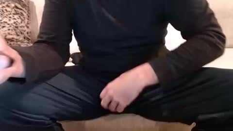 Snapshot of j335129 chatting on December 2025 02:01:02 PM James online show from December 2025 02:01:02 PM