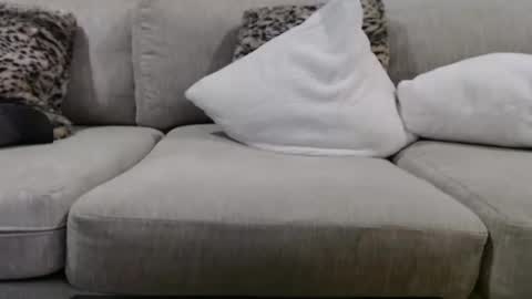 Snapshot of j335129 chatting on December 2025 01:40:01 PM James online show from December 2025 01:40:01 PM