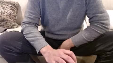 Snapshot of j335129 chatting on December 2025 01:08:01 PM James online show from December 2025 01:08:01 PM