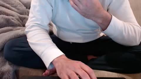 Snapshot of j335129 chatting on January 2026 02:10:01 PM James online show from January 2026 02:10:01 PM