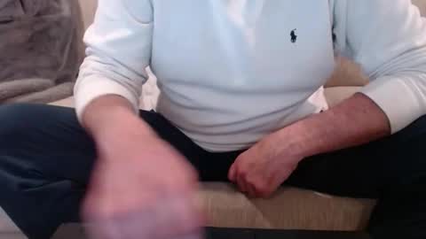 Snapshot of j335129 chatting on March 2026 05:52:02 PM James online show from March 2026 05:52:02 PM