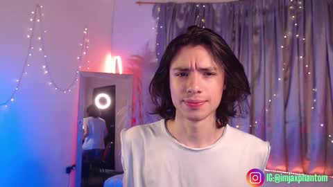 Snapshot of j_a_x_x_x_o_n chatting on October 2025 02:24:01 PM Hey im Jaxxxon check my info online show from October 2025 02:24:01 PM