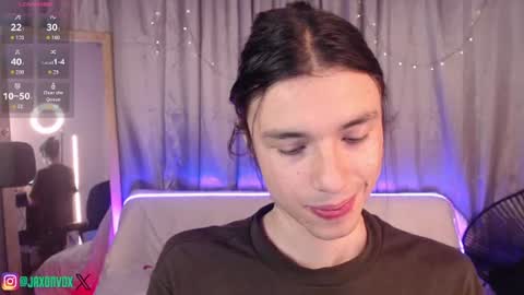 Hey im Jaxxxon check my info     online show from July 2026 11:38:01 AM