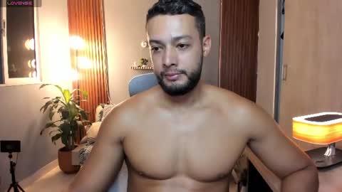 Calix  Independient model Insta and twt Calixsnake online show from July 2026 11:32:01 PM