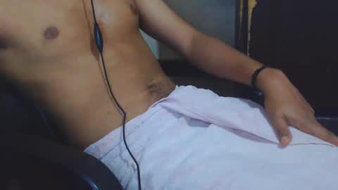 Snapshot of j_castello chatting on January 2025 09:23:02 PM J online show from January 2025 09:23:02 PM