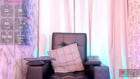 Snapshot of jaadewest_ chatting on July 2026 10:32:01 AM Jade West online show from July 2026 10:32:01 AM