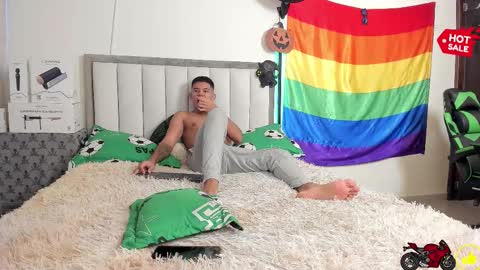 Snapshot of jack_castell chatting on October 2025 11:06:02 AM JACK CASTELL online show from October 2025 11:06:02 AM