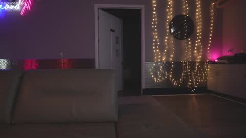 JackJill online show from October 2025 06:27:02 PM