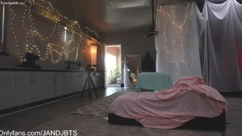 JackJill online show from April 2026 06:34:02 PM