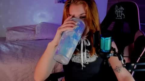 Linda Sofia help me get to 100 thumbs up online show from December 2024 06:08:02 AM