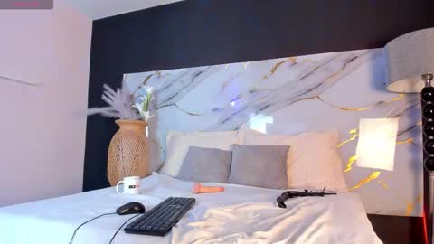jacky_wolf1 online show from March 2026 04:56:02 PM