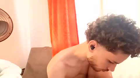 JACOB  ROBIN online show from January 2026 03:47:01 PM