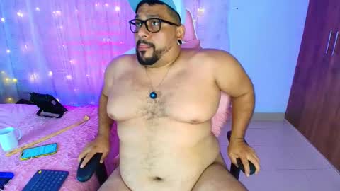 Snapshot of jacoob_woods chatting on March 2025 05:52:02 AM daddy sir master bear online show from March 2025 05:52:02 AM