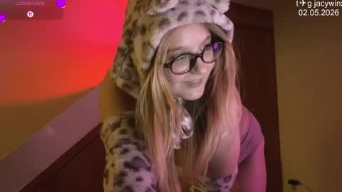 jacywinslat online show from May 2026 02:33:02 PM