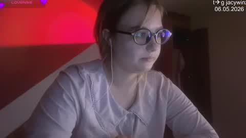 jacywinslat online show from May 2026 01:05:02 PM
