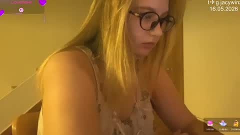 jacywinslat online show from May 2026 10:36:01 AM