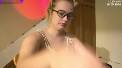 jacywinslat online show from May 2026 02:35:02 PM