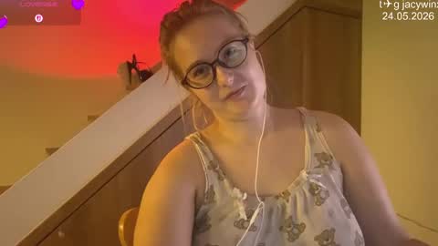 jacywinslat online show from May 2026 01:05:02 PM