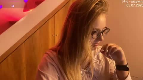 jacywinslat online show from July 2026 07:32:01 PM