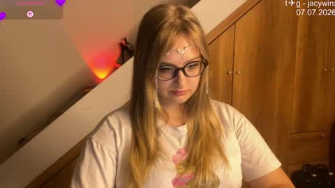 jacywinslat online show from July 2026 08:24:01 PM