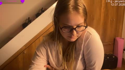 jacywinslat online show from July 2026 10:23:01 PM