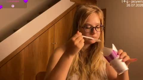 jacywinslat online show from July 2026 09:11:01 PM