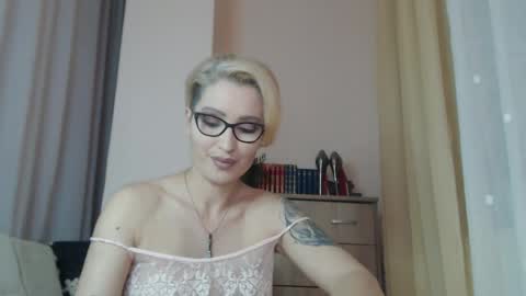 Jada online show from May 2026 06:27:01 PM