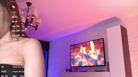 Jade online show from September 2025 01:44:02 PM