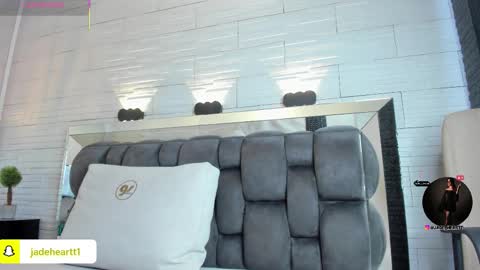  JADE  online show from November 2025 07:05:02 PM