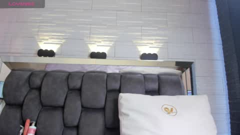  JADE  online show from March 2026 07:19:01 PM