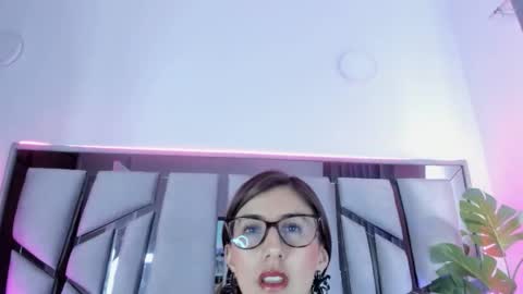 jade white  online show from November 2025 01:45:02 PM