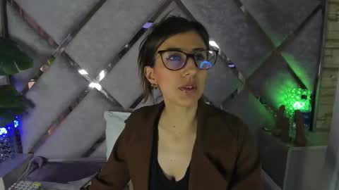 jade white  online show from January 2026 02:10:01 PM