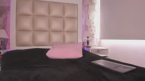 Snapshot of jadeestudios chatting on January 2025 04:30:02 PM jadeestudios online show from January 2025 04:30:02 PM