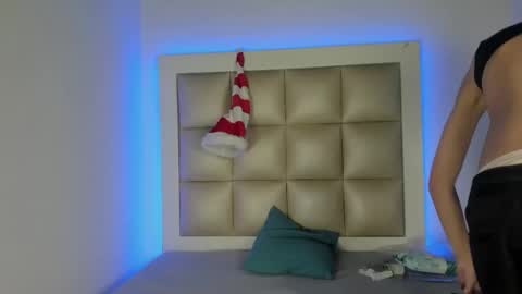 Snapshot of jadeestudios chatting on December 2025 08:56:02 AM jadeestudios online show from December 2025 08:56:02 AM