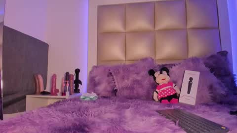 Snapshot of jadeestudios chatting on December 2025 04:58:01 PM jadeestudios online show from December 2025 04:58:01 PM